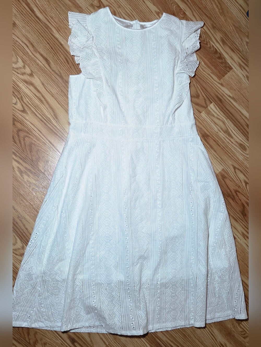 White Eyelet Ruffle Sleeve Dress Ptp 20"